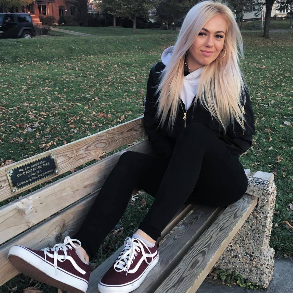 Meet your Posher, Ashlee